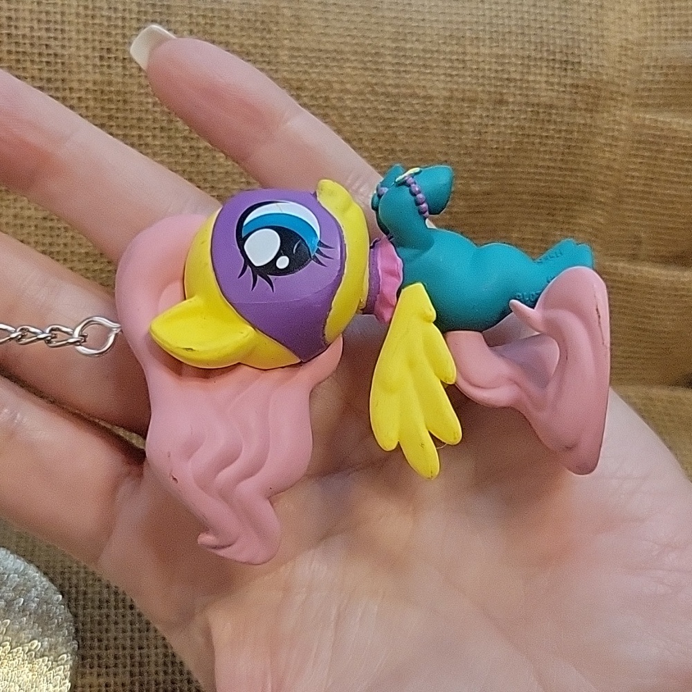 FUNKO FLUTTERSHY MY LITTLE PONY KEYCHAIN - Picture 7 of 7